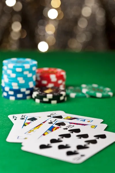 b200m slot mobile app interface showing sportsbook and live-dealer options